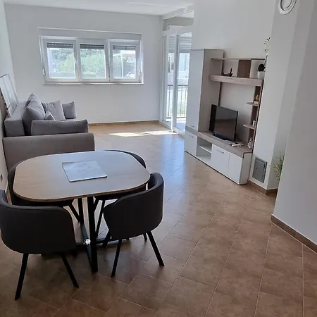 Apartmani Sunce I More Premantura Exteriör bild